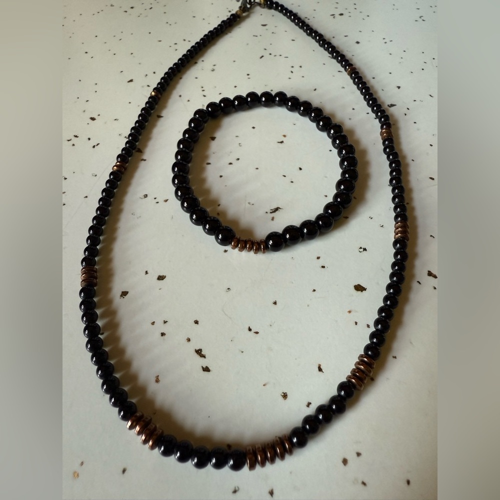 Elegant Black and Gold Beaded Necklace and Bracelet Set